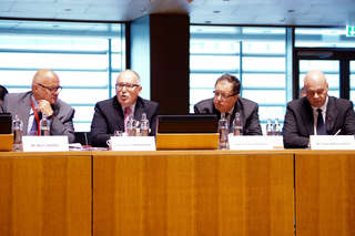 Marc Angel, Frans Timmermans,Timothy Boswell et Paulo Mota Pinto à Luxembourg le 13 juillet 2015