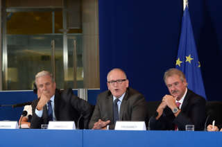 Dimitrios Avramopoulos, Frans Timmermans, et Jean Asselborn, lors du Conseil JAI du 22 septembre 2015