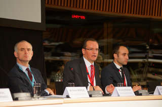 Simon Mordue, Gunther Krichbaum et Kamal Izidor Shaker à Luxembourg, le 1er décembre 2015